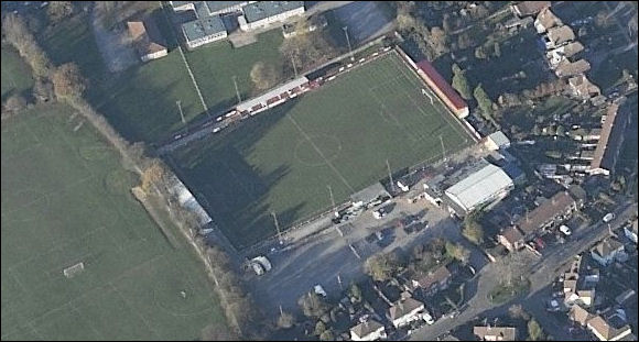 Vauxhall Road - the home of Hemel Hempstead Town FC (aerial photograph  Bing Maps)